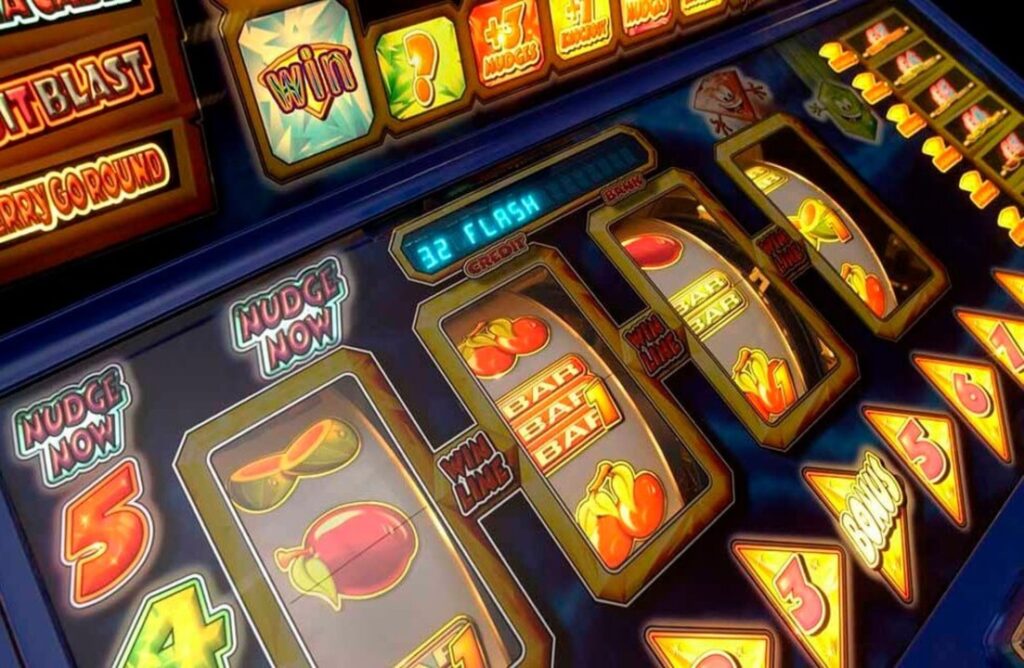 Slot Online vs Slot Kasino Fisik: Mana yang Lebih Menguntungkan?